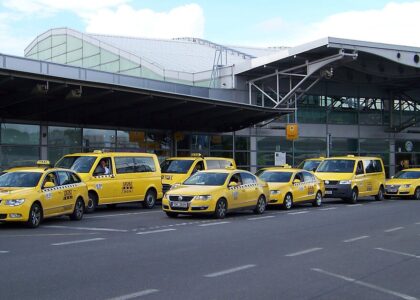 Pre-Book Airport Transfer Market